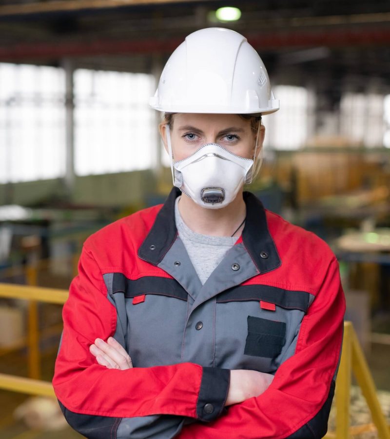 construction-worker-in-respirator-1.jpg